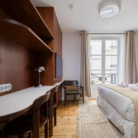 La Belle - Marais Apartment *